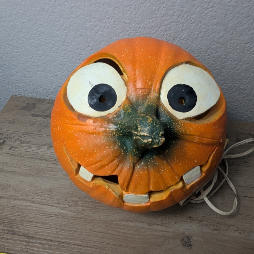 Vintage Halloween 8" Jack O Lantern Light Up Trendmasters 1995 Pumpkin